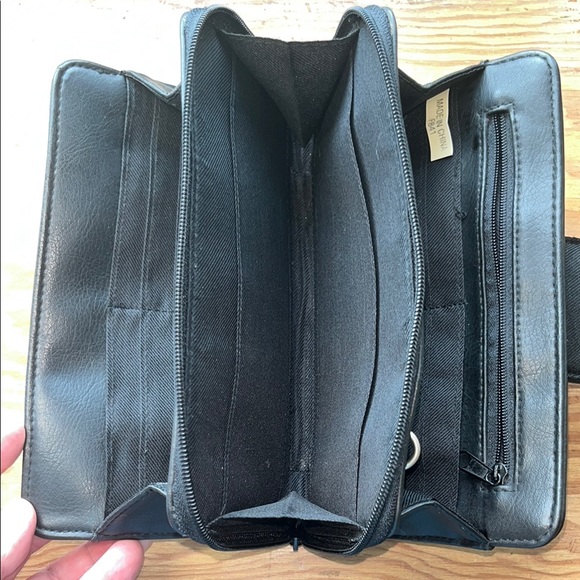 Black Vegan Wallet Crossbody Convertible Bag - Picture 6 of 10